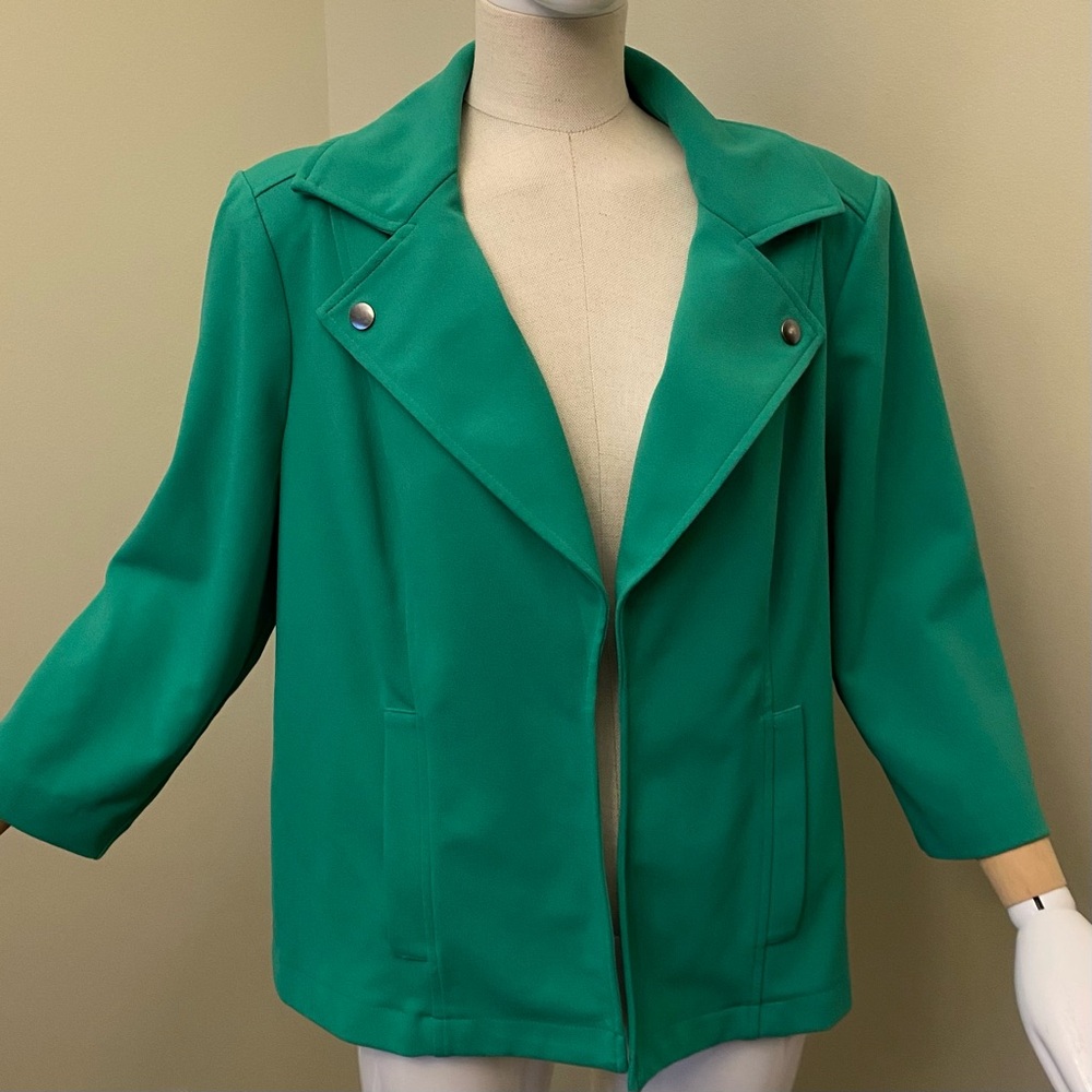 Fun, Versatile Green Women's Blazer w/ 3/4 Sleeves. Size XL Washable